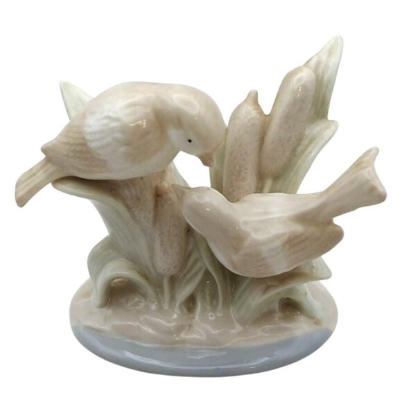 Porcelain Love Birds Cattails Figurine Vintage Sparrows Sculpture Spring - Picture 1 of 6